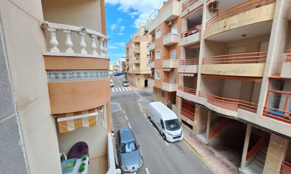 Revente - Apartment -
Torrevieja - Playa de los Locos