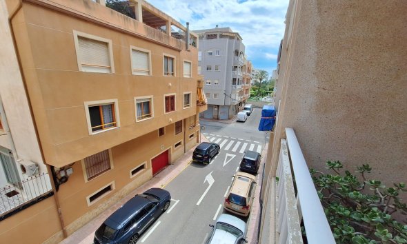 Revente - Apartment -
Torrevieja - Playa de los Locos