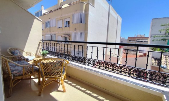 Revente - Apartment -
Torrevieja - Centro