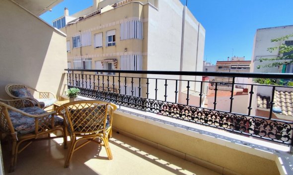 Revente - Apartment -
Torrevieja - Centro
