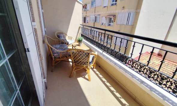 Revente - Apartment -
Torrevieja - Centro