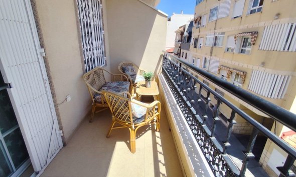Revente - Apartment -
Torrevieja - Centro