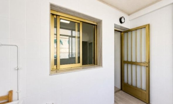 Revente - Apartment -
Torrevieja - Acequion