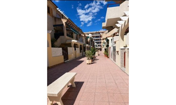 Revente - Apartment -
Torrevieja - Acequion