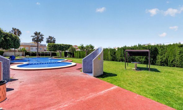 Revente - Apartment -
Torrevieja - El Limonar