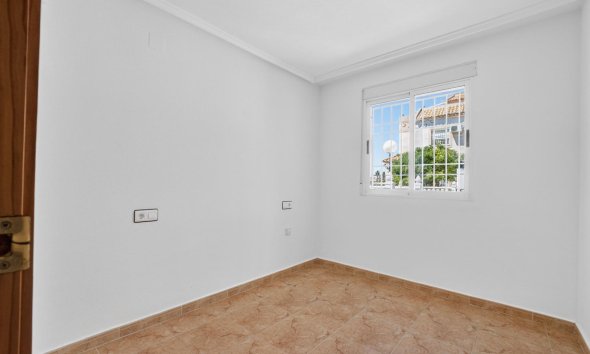Revente - Apartment -
Torrevieja - El Limonar