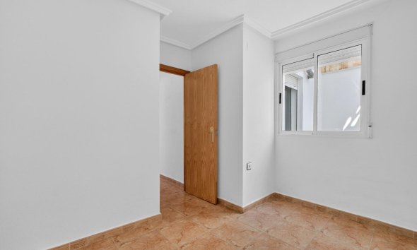 Revente - Apartment -
Torrevieja - El Limonar