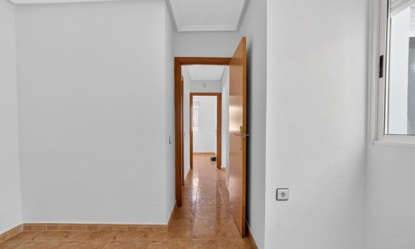Revente - Apartment -
Torrevieja - El Limonar