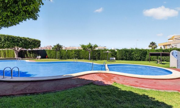 Revente - Apartment -
Torrevieja - El Limonar