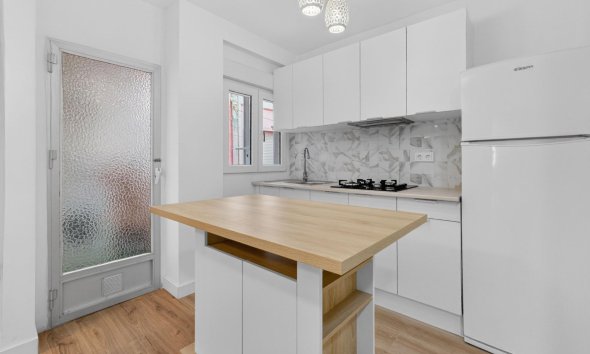 Revente - Apartment -
Torrevieja - Centro