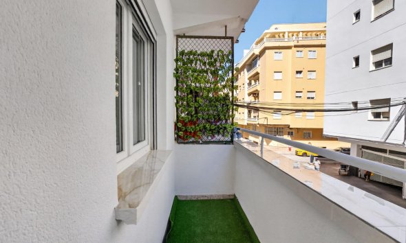 Revente - Apartment -
Torrevieja - Centro