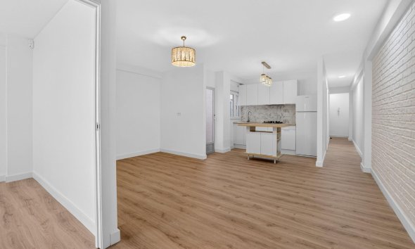Revente - Apartment -
Torrevieja - Centro