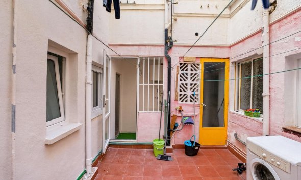 Revente - Apartment -
Torrevieja - Centro