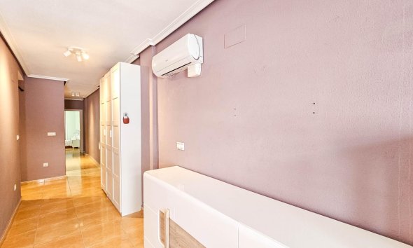 Revente - Apartment -
Torrevieja - Parque de las Naciones
