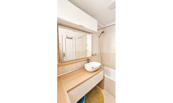Revente - Apartment -
Torrevieja - Parque de las Naciones