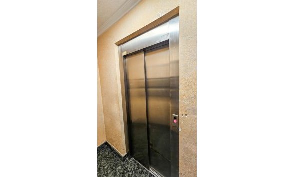 Revente - Apartment -
Torrevieja - Parque de las Naciones