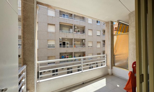 Revente - Apartment -
Torrevieja - Centro