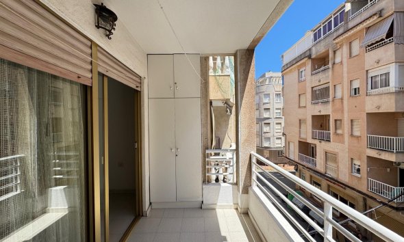 Revente - Apartment -
Torrevieja - Centro