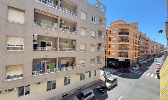 Revente - Apartment -
Torrevieja - Centro