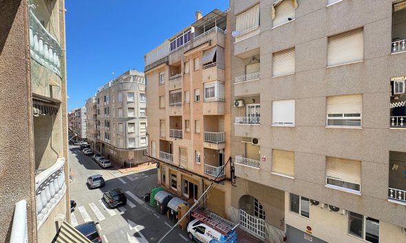 Revente - Apartment -
Torrevieja - Centro