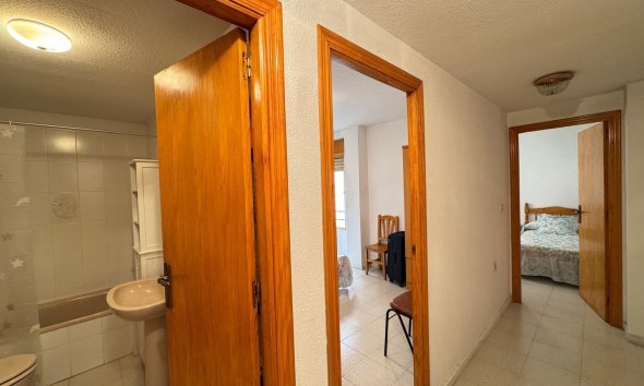 Revente - Apartment -
Torrevieja - Centro