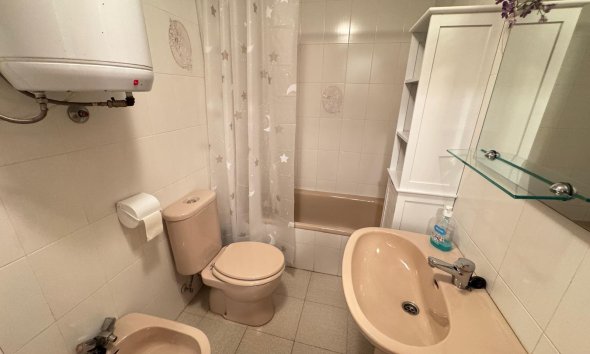 Revente - Apartment -
Torrevieja - Centro