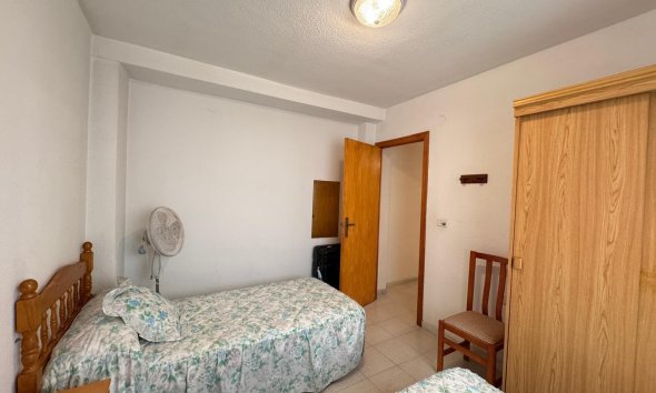 Revente - Apartment -
Torrevieja - Centro