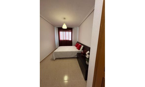 Revente - Apartment -
Torrevieja - Centro