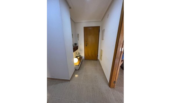Revente - Apartment -
Torrevieja - Centro