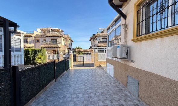Reventa - Town House -
Orihuela Costa - Las Filipinas