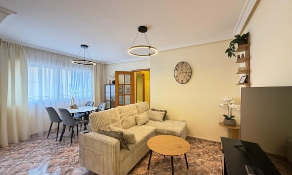 Revente - Apartment -
Torrevieja - Playa de los Locos