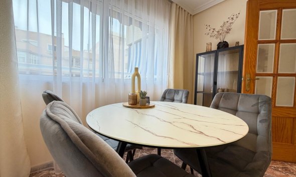 Revente - Apartment -
Torrevieja - Playa de los Locos