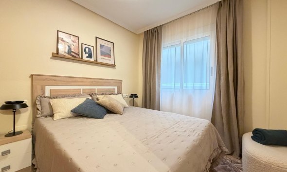 Revente - Apartment -
Torrevieja - Playa de los Locos
