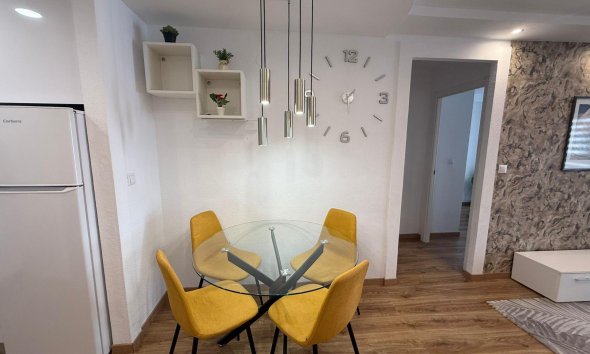 Revente - Apartment -
Torrevieja - Centro