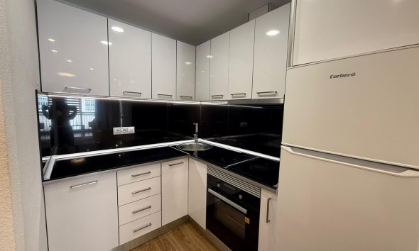 Revente - Apartment -
Torrevieja - Centro