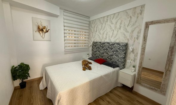 Revente - Apartment -
Torrevieja - Centro