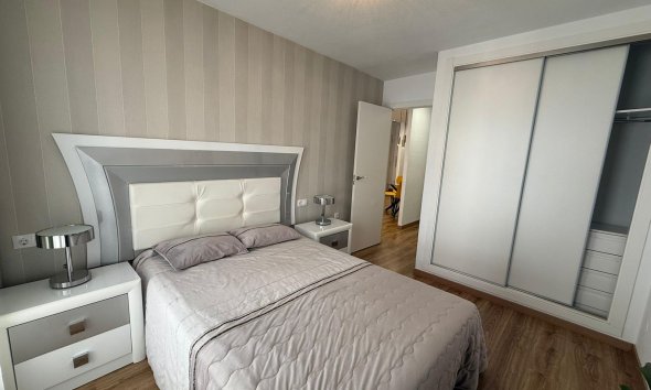 Revente - Apartment -
Torrevieja - Centro