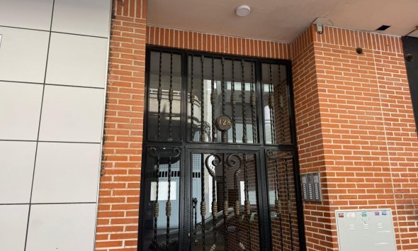 Revente - Apartment -
Torrevieja - Centro