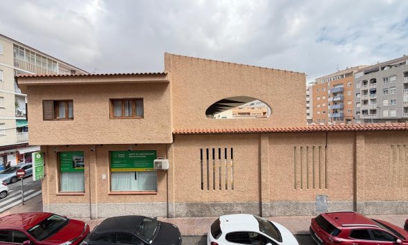 Revente - Apartment -
Torrevieja - Estacion De Autobuses