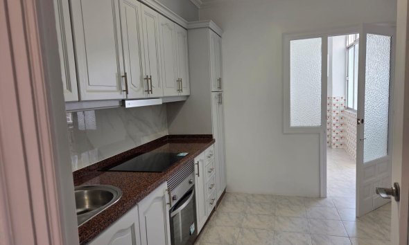 Revente - Apartment -
Torrevieja - Estacion De Autobuses