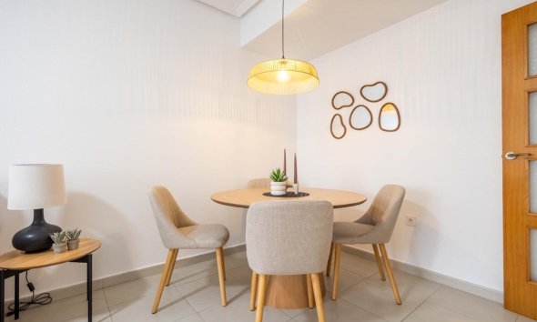 Revente - Apartment -
Torrevieja - Las Calas