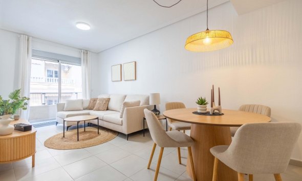 Revente - Apartment -
Torrevieja - Las Calas