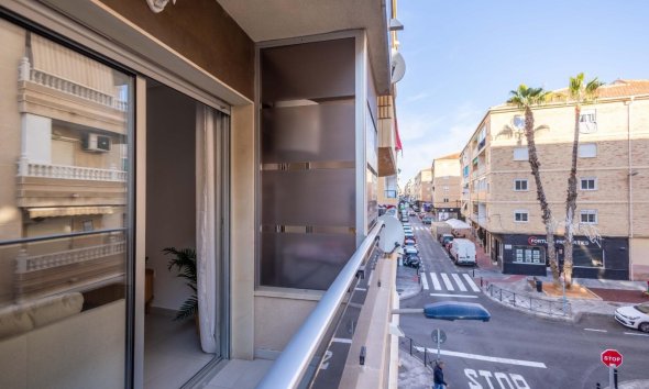 Revente - Apartment -
Torrevieja - Las Calas