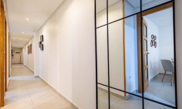 Revente - Apartment -
Torrevieja - Las Calas