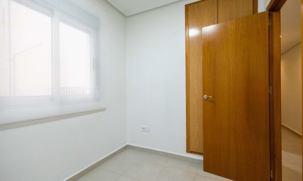 Revente - Apartment -
Torrevieja - Las Calas
