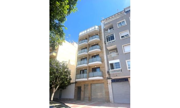 Revente - Apartment -
Torrevieja - Centro - Muelle Pesquero