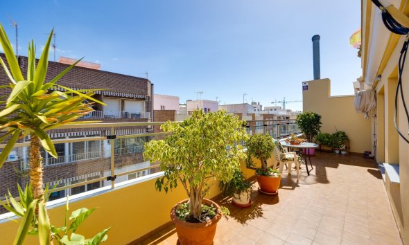Revente - Attique -
Torrevieja - Centro