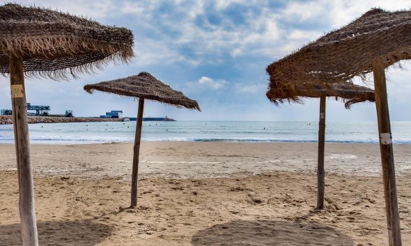 Revente - Attique -
Torrevieja - Centro