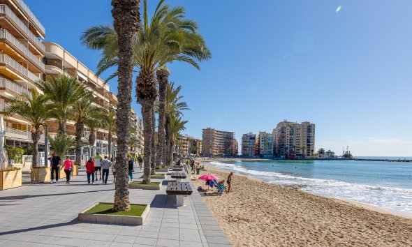 Revente - Attique -
Torrevieja - Centro
