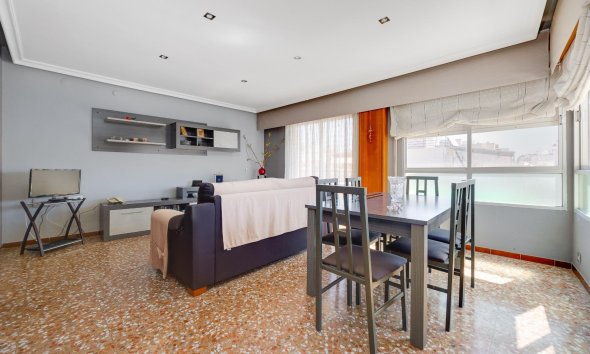 Revente - Apartment -
Torrevieja - Centro